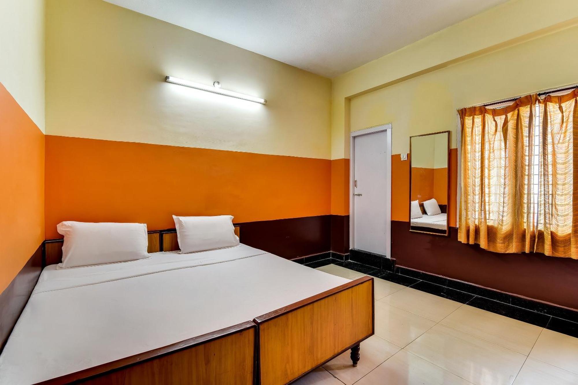 Hotel O Srinivasa Residency Lodge Tirupati Buitenkant foto