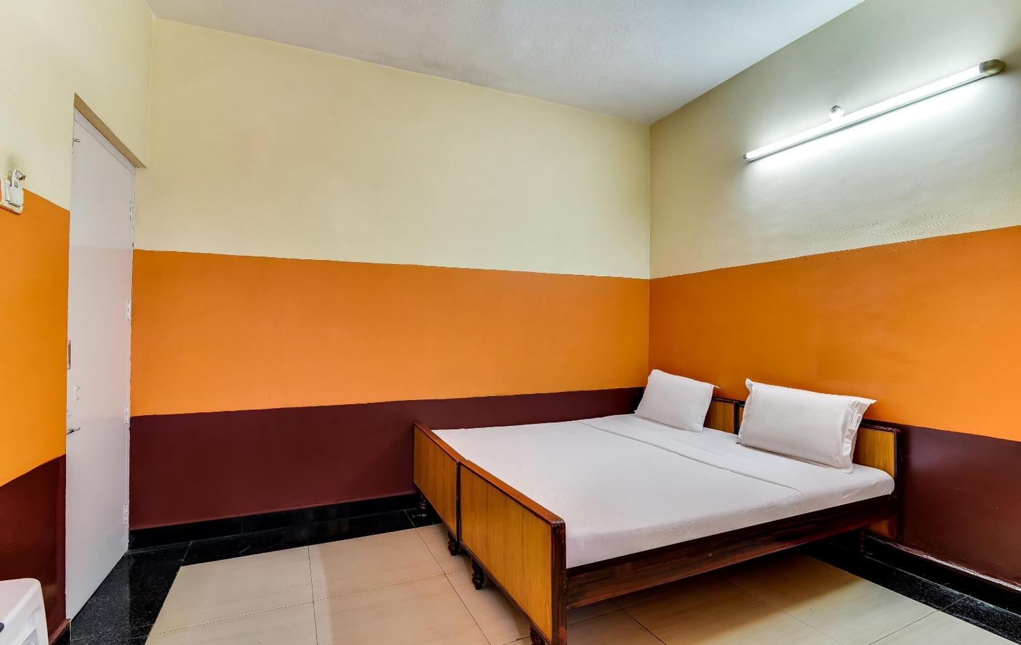 Hotel O Srinivasa Residency Lodge Tirupati Buitenkant foto